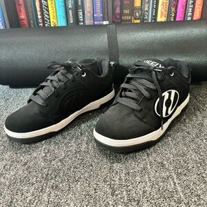 Heelys Voyager shoes, size 9
